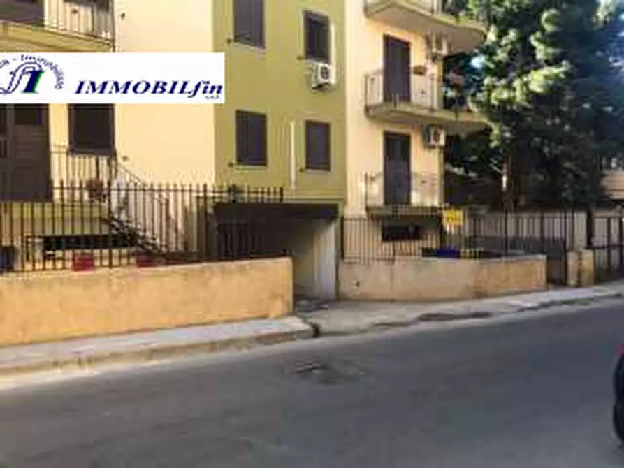Immagine 2 di Garage in vendita  in via alcide de gasperi a Villabate
