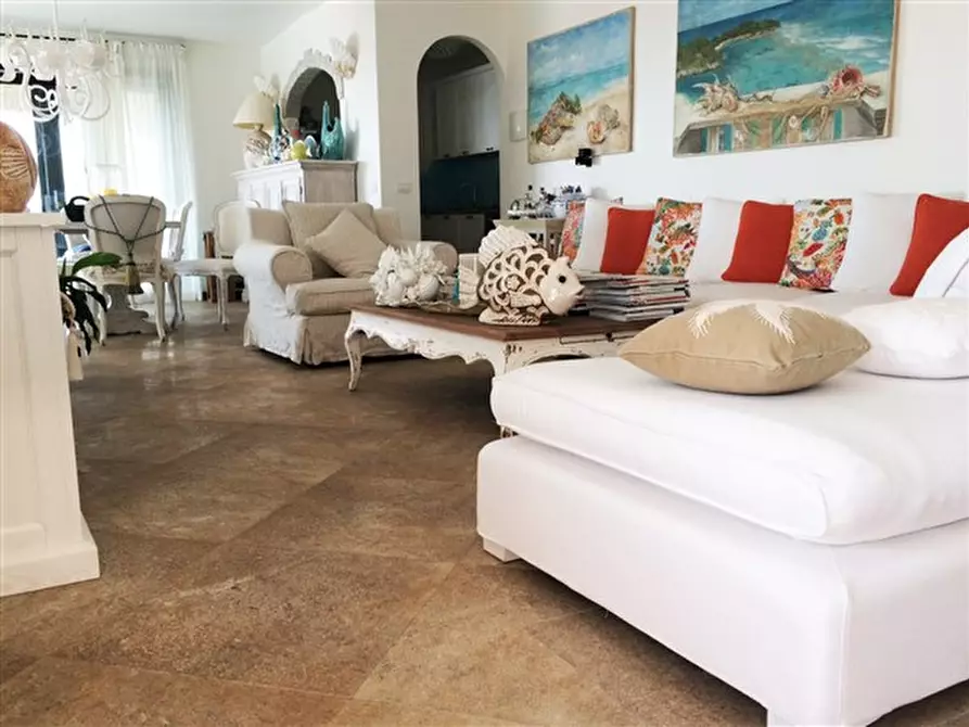 Immagine 5 di Villa in vendita  in via li scali a Arzachena