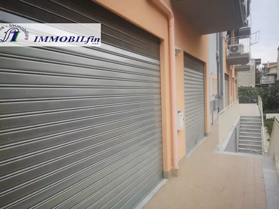 Immagine 4 di Negozio in vendita  in via nazionale a Villabate