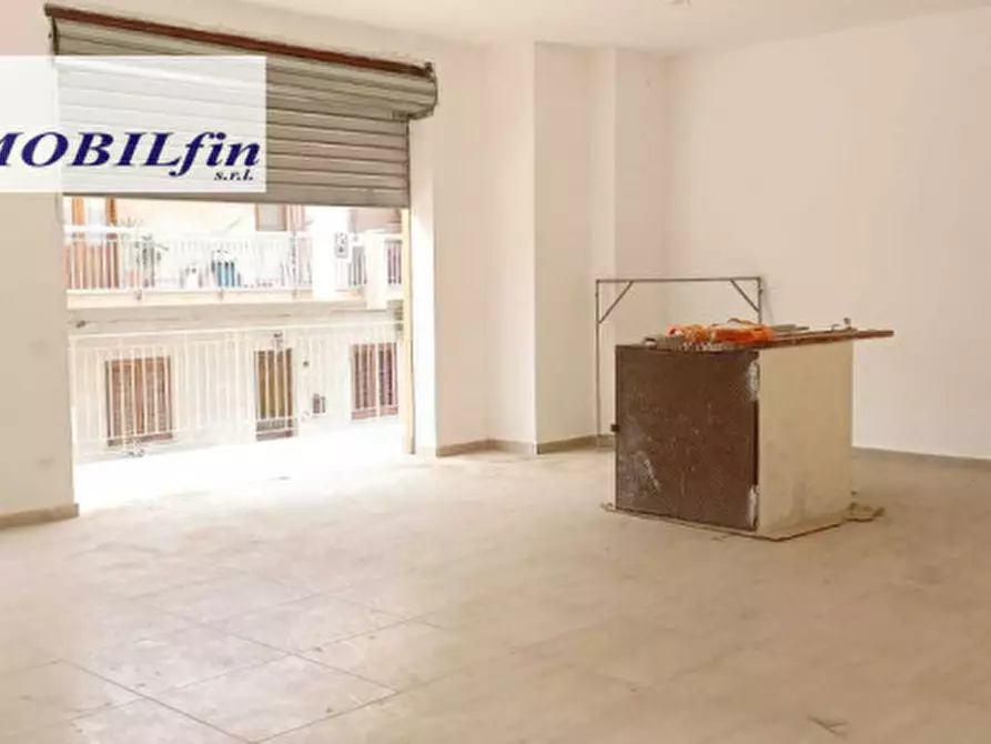 Immagine 9 di Negozio in vendita  in via nazionale a Villabate