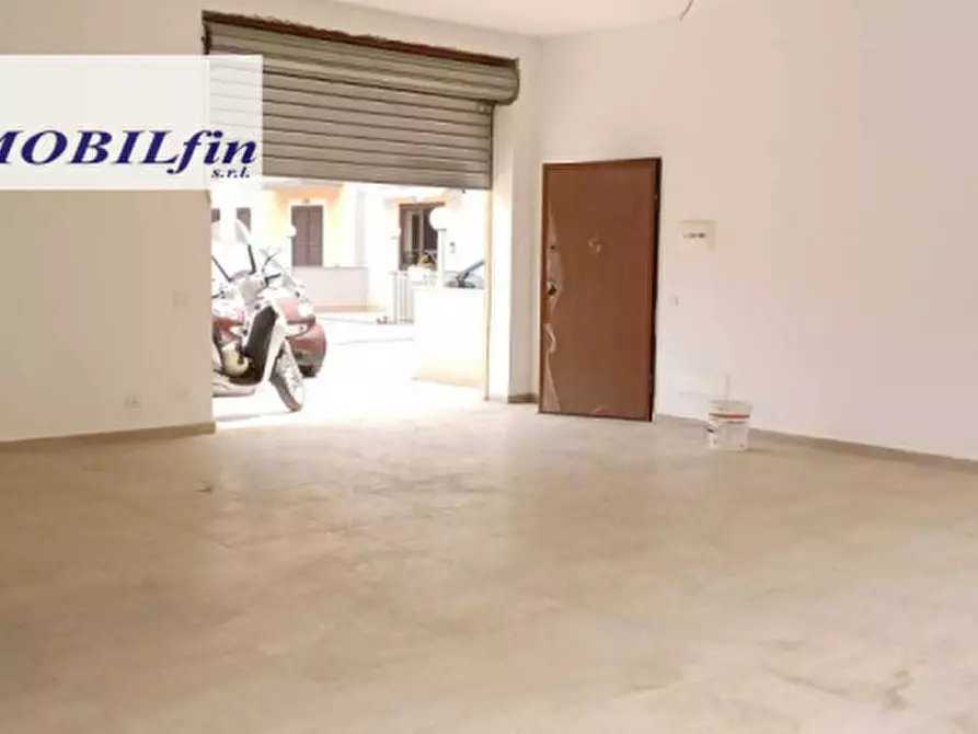 Immagine 11 di Negozio in vendita  in via nazionale a Villabate