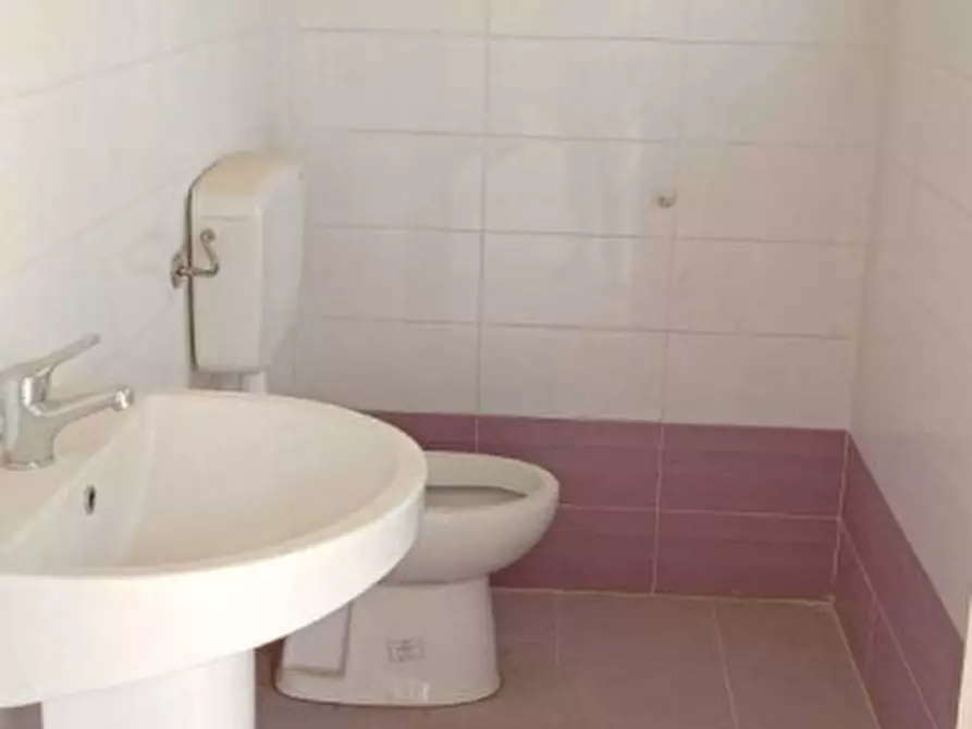 Immagine 14 di Negozio in vendita  in via nazionale a Villabate