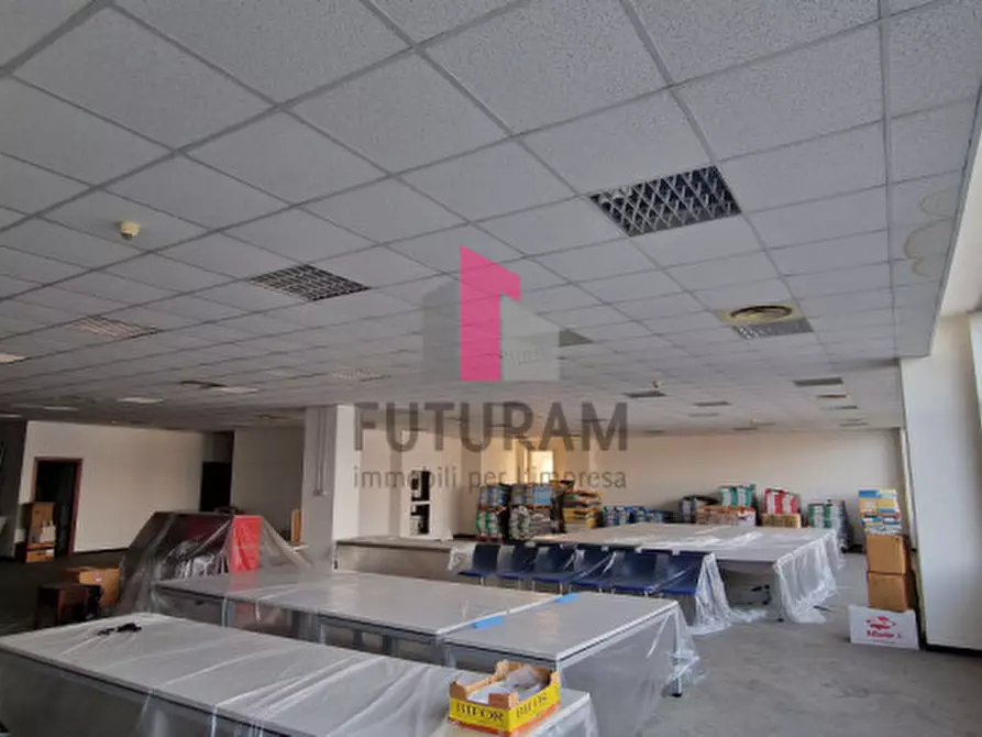 Immagine 8 di Ufficio in affitto  a Vicenza