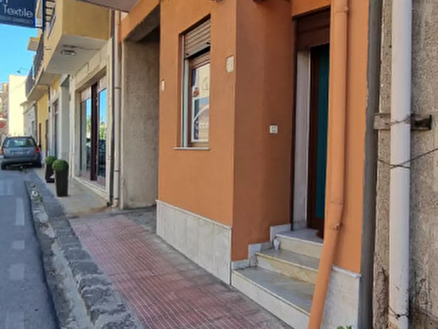 Immagine 11 di Negozio in vendita  in VIA DANTE a Merì