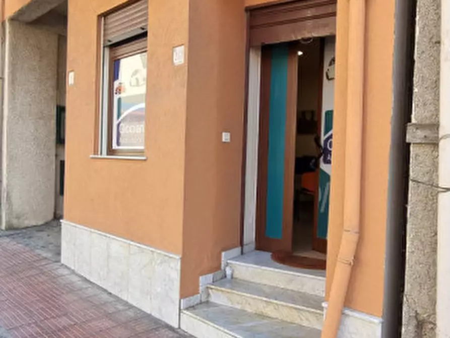 Immagine 15 di Negozio in vendita  in VIA DANTE a Merì
