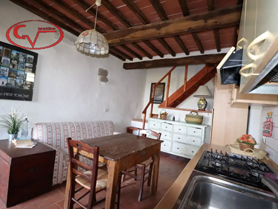 Immagine 25 di Appartamento in vendita  in frazione a Bucine