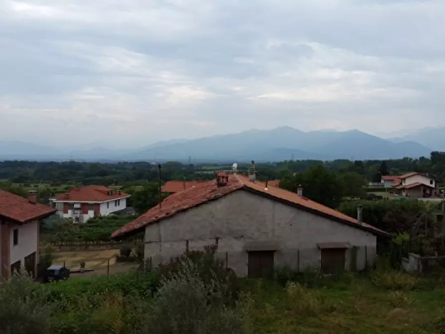 Immagine 6 di Palazzo in vendita  in VIA UMBERTO 15/17 a Cuceglio