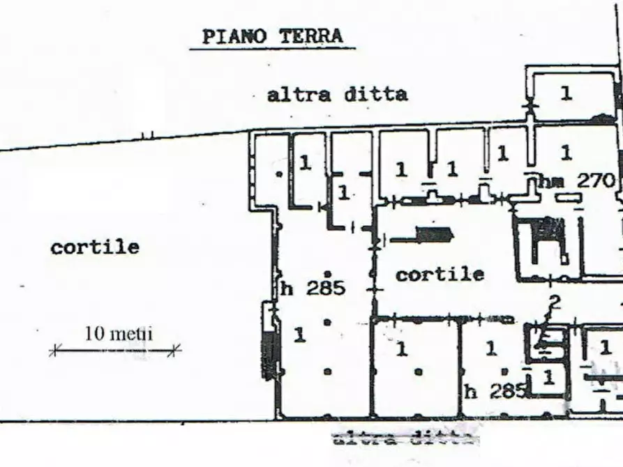 Immagine 12 di Palazzo in vendita  in VIA UMBERTO 15/17 a Cuceglio