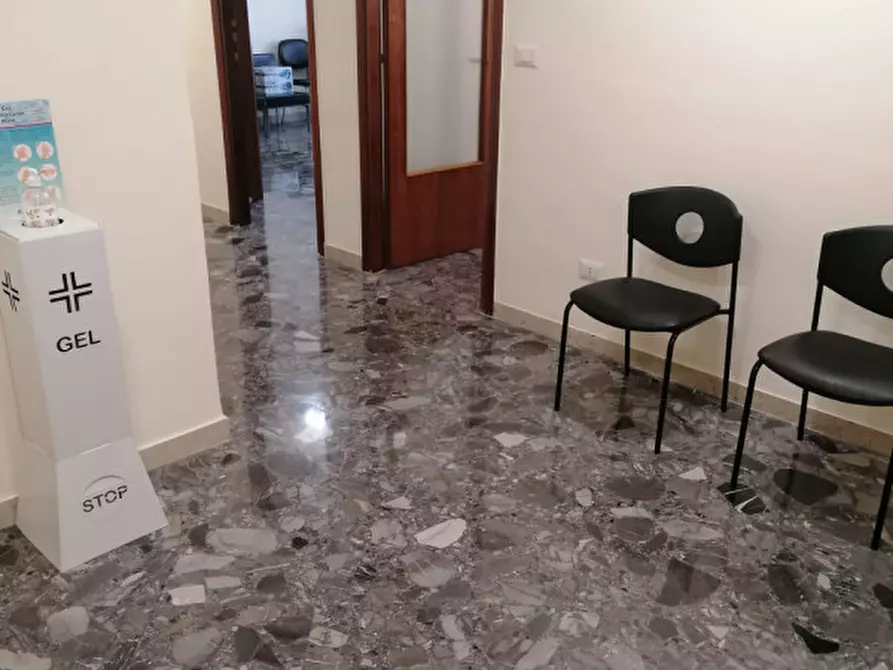 Immagine 3 di Ufficio in vendita  a Vittoria