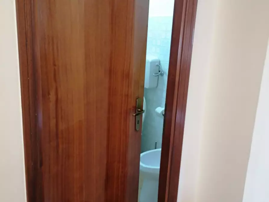 Immagine 4 di Ufficio in vendita  a Vittoria