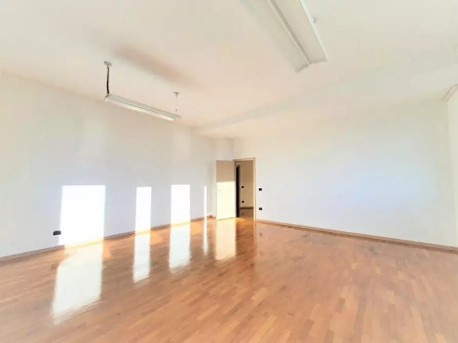 Immagine 8 di Ufficio in affitto  in VIA CANTORE GEN. a Sesto San Giovanni