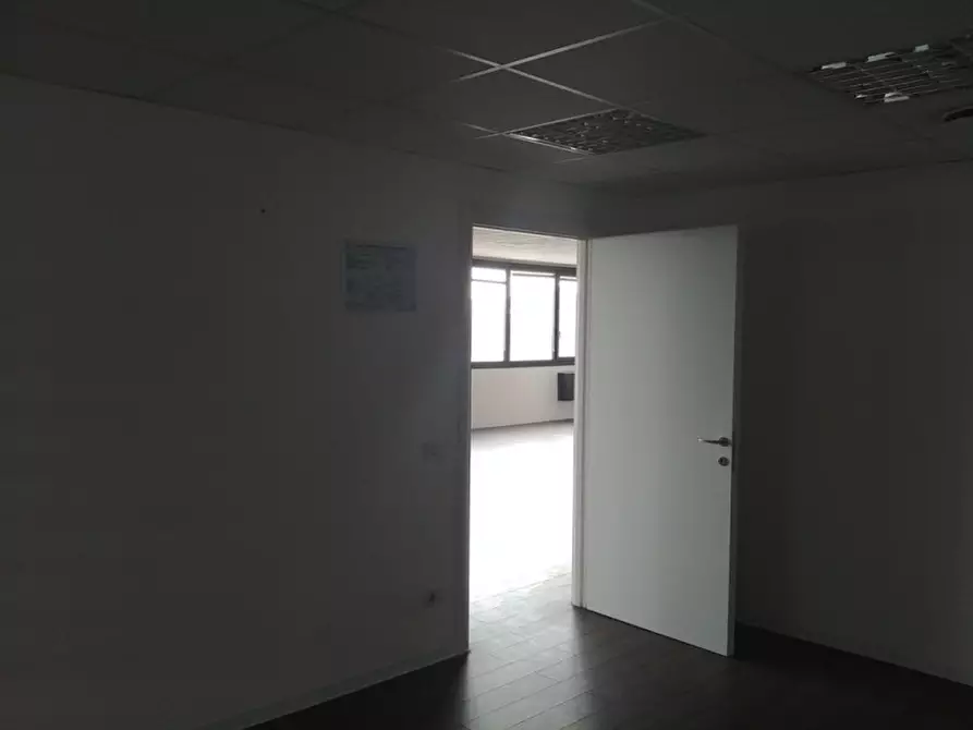Immagine 8 di Ufficio in affitto  in VIA BARTOLOMEO COLLEONI a Agrate Brianza