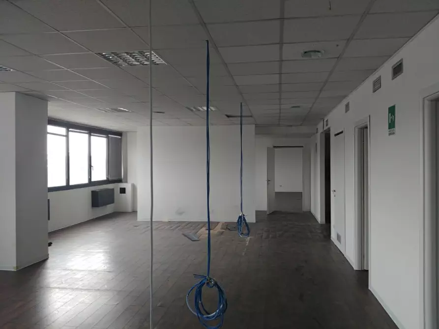Immagine 10 di Ufficio in affitto  in VIA BARTOLOMEO COLLEONI a Agrate Brianza