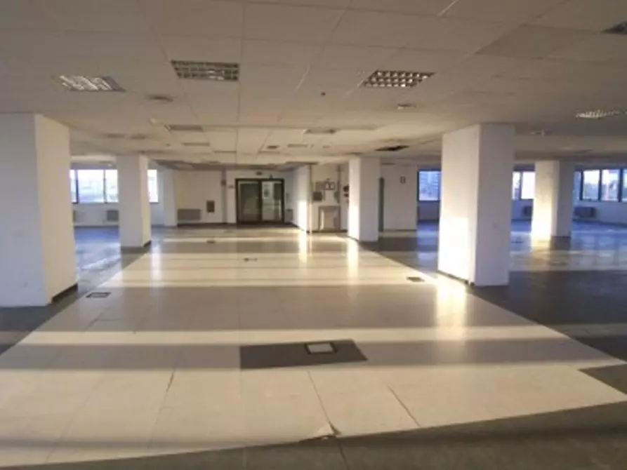 Immagine 22 di Ufficio in affitto  in VIA KULISCIOFF ANNA a Milano