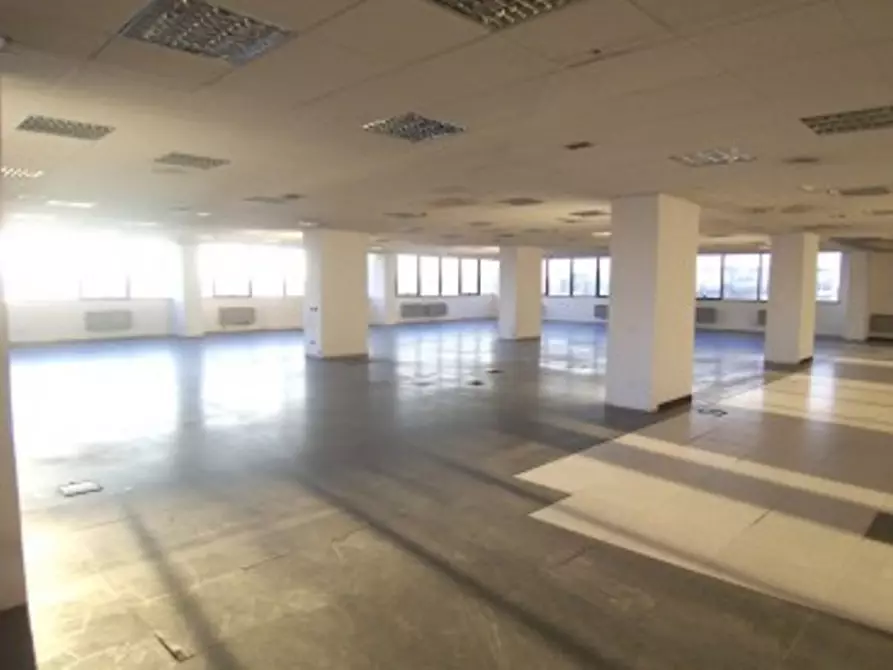 Immagine 24 di Ufficio in affitto  in VIA KULISCIOFF ANNA a Milano