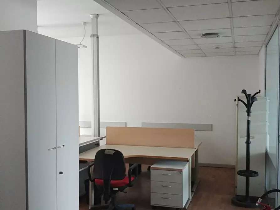 Immagine 4 di Attività commerciale in affitto  in VIA CANTORE GEN. a Sesto San Giovanni