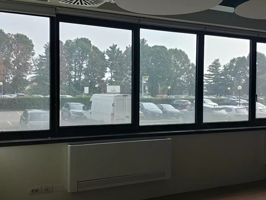 Immagine 3 di Attività commerciale in affitto  in VIA BARTOLOMEO COLLEONI a Agrate Brianza