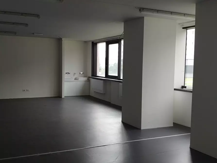 Immagine 11 di Attività commerciale in affitto  in VIA BARTOLOMEO COLLEONI a Agrate Brianza