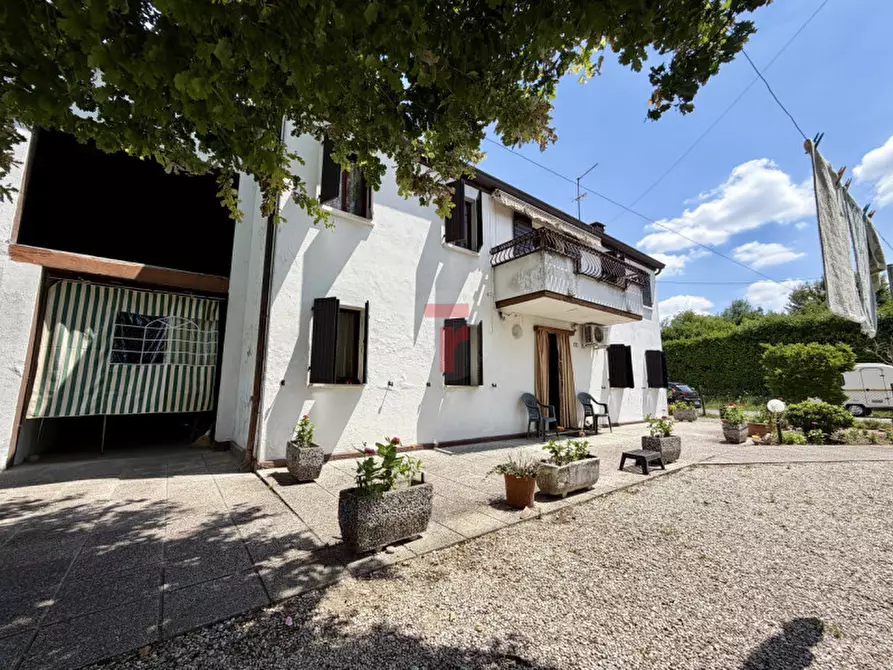 Immagine 3 di Casa indipendente in vendita  in Via Damiano Chiesa a Cadoneghe