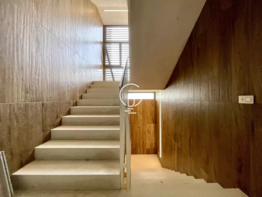 Immagine 17 di Attico in vendita  a Desenzano Del Garda