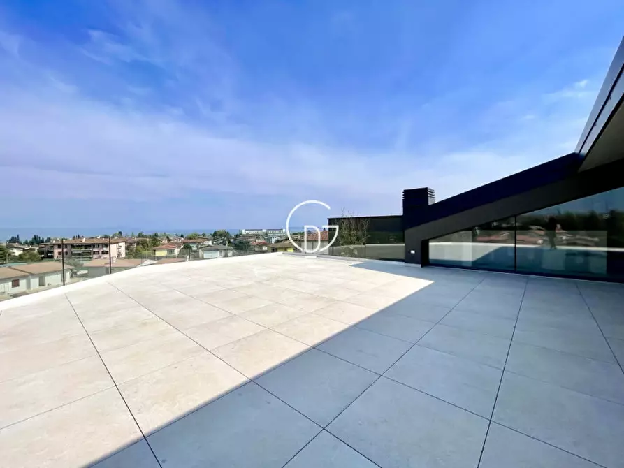 Immagine 21 di Attico in vendita  a Desenzano Del Garda