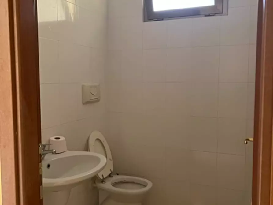 Immagine 4 di Negozio in affitto  a Quartu Sant'elena