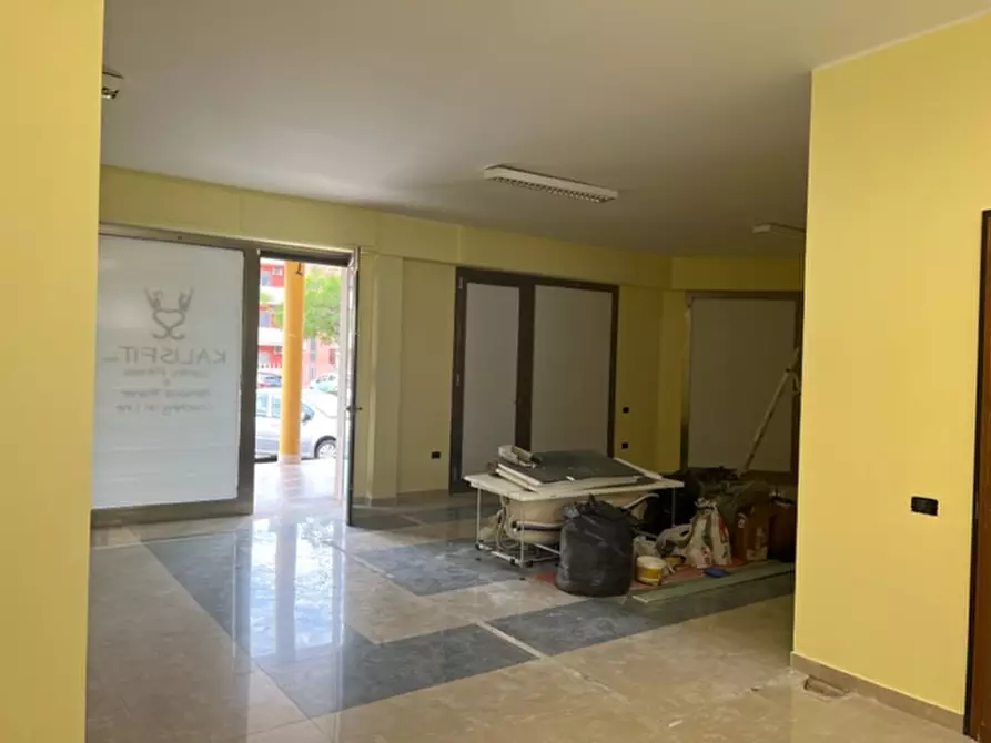 Immagine 5 di Negozio in affitto  a Quartu Sant'elena