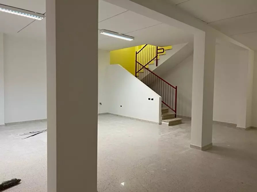 Immagine 9 di Negozio in affitto  a Quartu Sant'elena