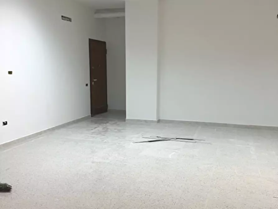 Immagine 10 di Negozio in affitto  a Quartu Sant'elena