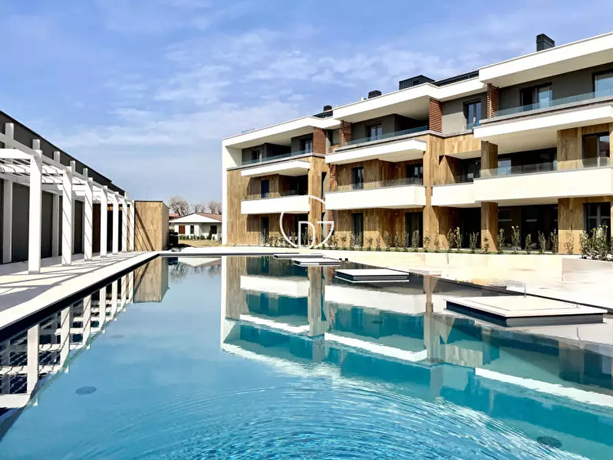 Immagine 6 di Appartamento in vendita  a Desenzano Del Garda