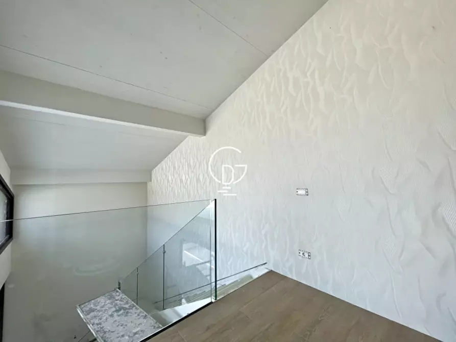 Immagine 10 di Appartamento in vendita  a Desenzano Del Garda