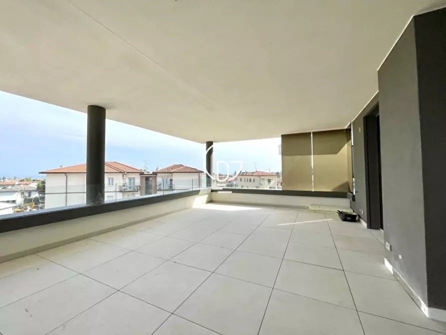 Immagine 13 di Appartamento in vendita  a Desenzano Del Garda