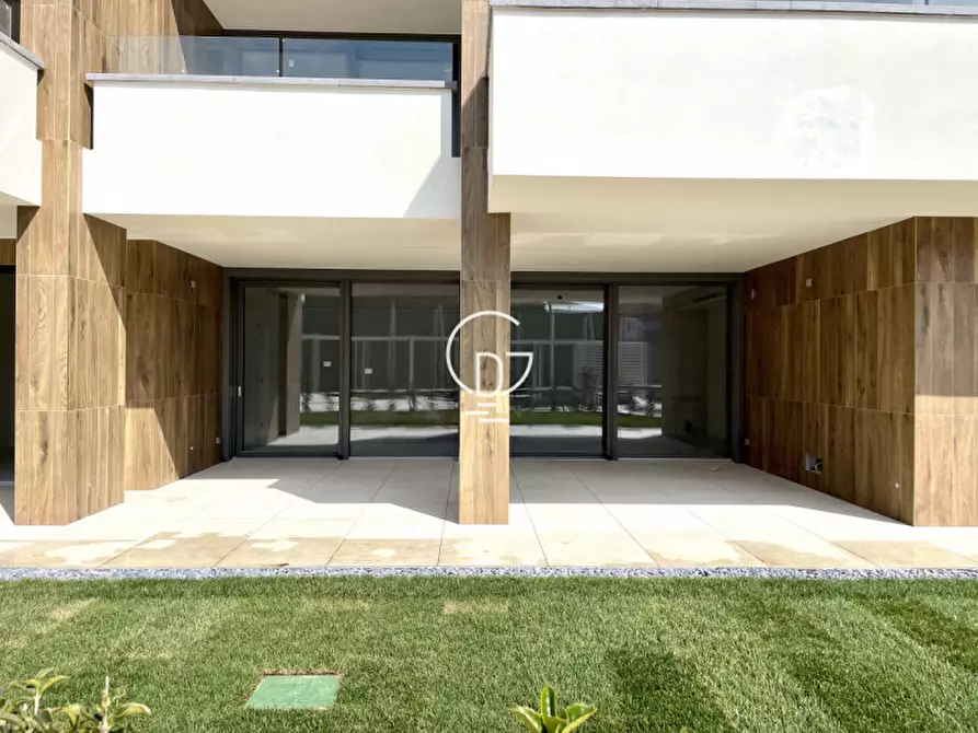 Immagine 24 di Appartamento in vendita  a Desenzano Del Garda