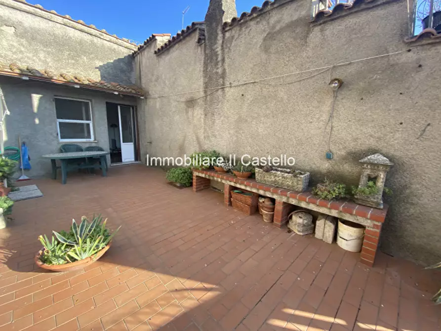 Immagine 32 di Appartamento in vendita  in Via Vittorio Emanuele a Castiglione Del Lago