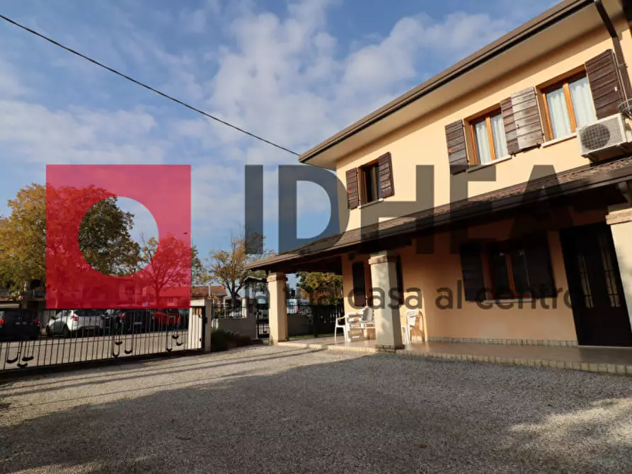 Immagine 1 di Casa bifamiliare in vendita  in Via Julia a Maserada Sul Piave
