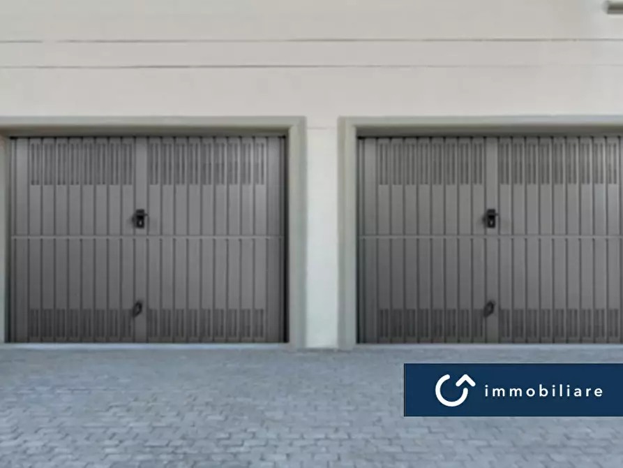 Immagine 1 di Garage in vendita  in Via Ciriaco Carru a Sassari