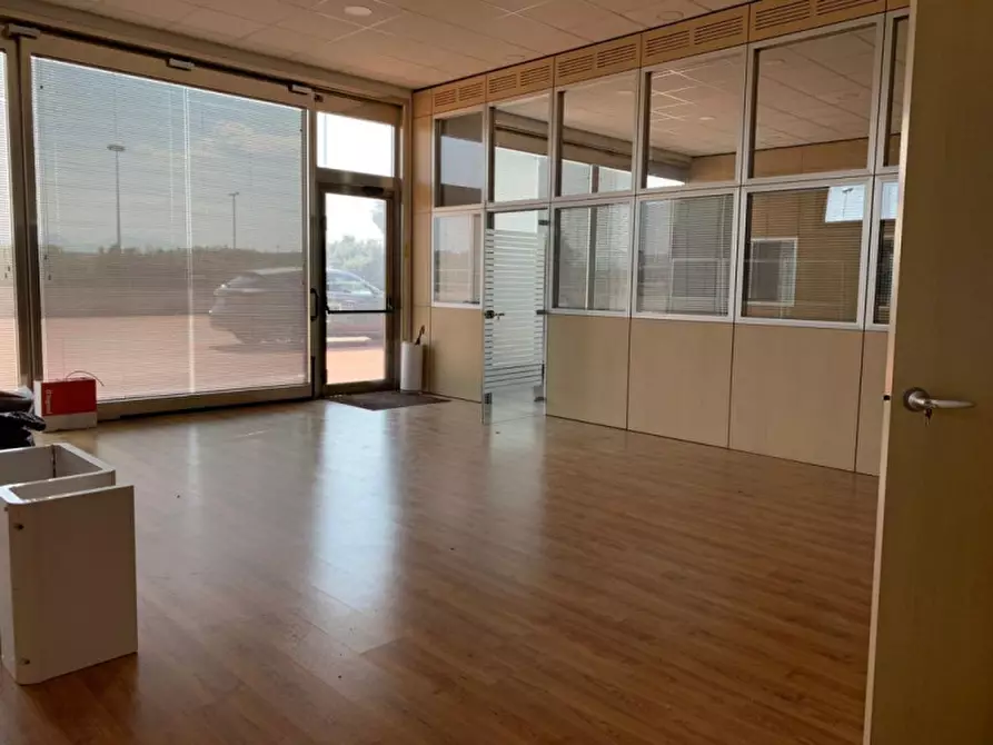 Immagine 26 di Capannone industriale in vendita  in aeroporto Olbia a Olbia