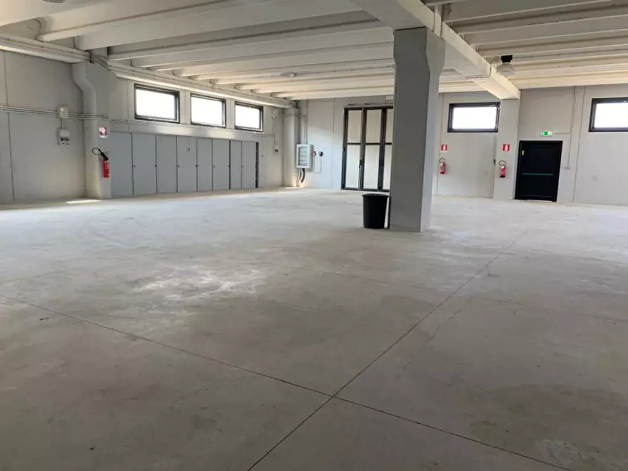 Immagine 30 di Capannone industriale in vendita  in aeroporto Olbia a Olbia