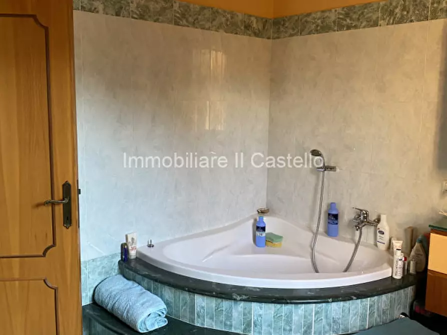 Immagine 24 di Appartamento in vendita  in Via delle Vittorie a Paciano