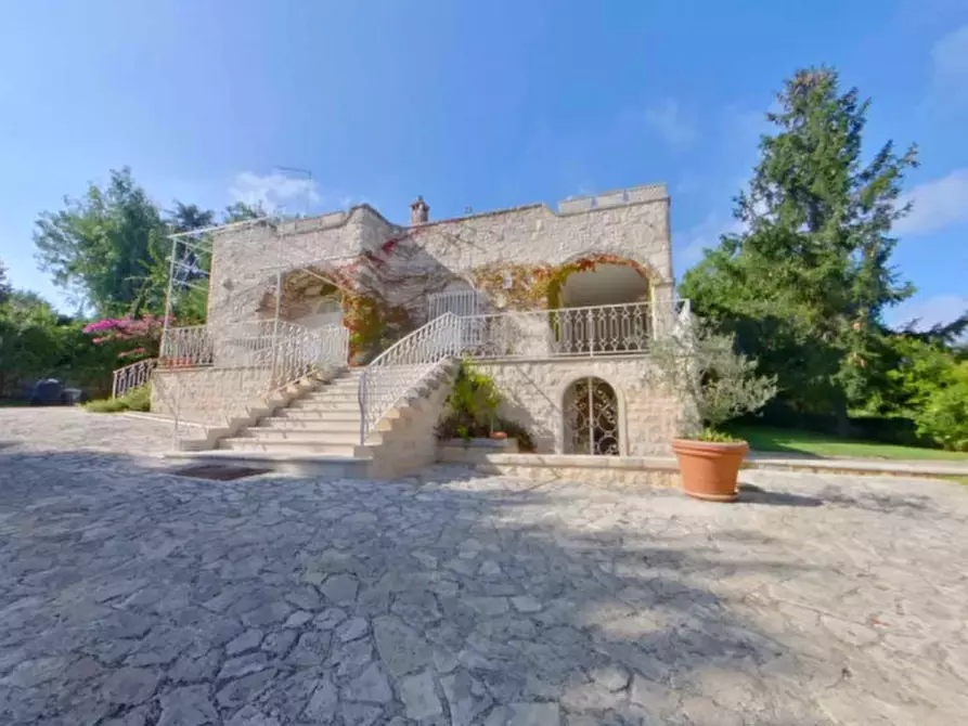 Immagine 3 di Villa in vendita  a Fasano