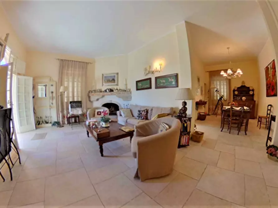 Immagine 22 di Villa in vendita  a Fasano