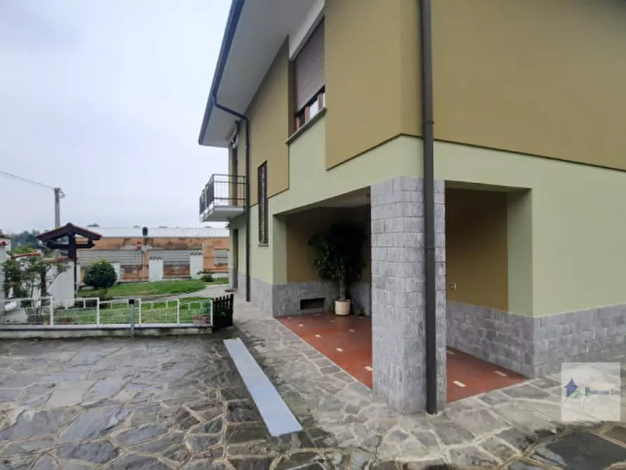 Immagine 1 di Villa in vendita  in Via trieste a Turbigo