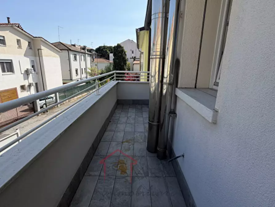 Immagine 25 di Appartamento in vendita  in Via Genova a Padova