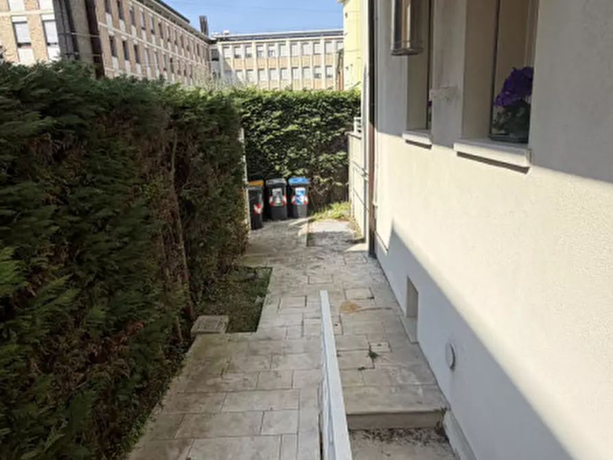 Immagine 38 di Appartamento in vendita  in Via Genova a Padova