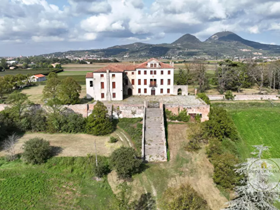 Immagine 1 di Villa in vendita  in via Cà Barbaro a Baone