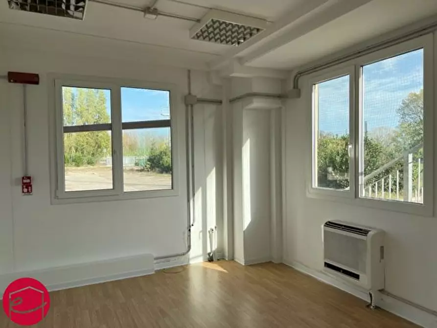 Immagine 4 di Attività commerciale in vendita  a Gatteo