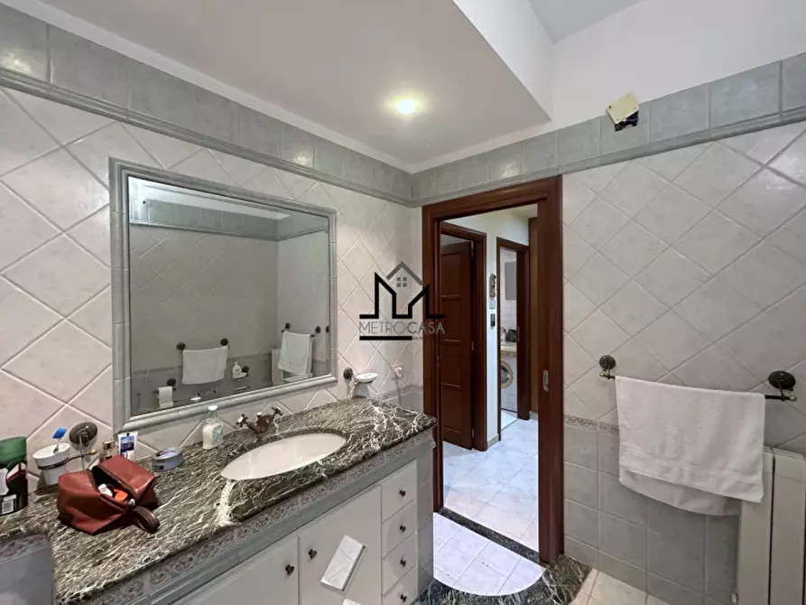 Immagine 30 di Appartamento in vendita  a Palermo