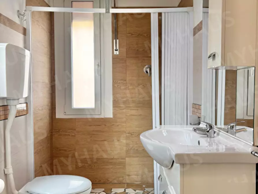 Immagine 29 di Appartamento in vendita  in Viale Giovanni Segantini, 38 a Cesenatico