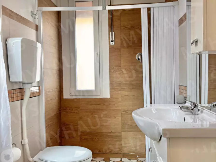 Immagine 30 di Appartamento in vendita  in Viale Giovanni Segantini, 38 a Cesenatico