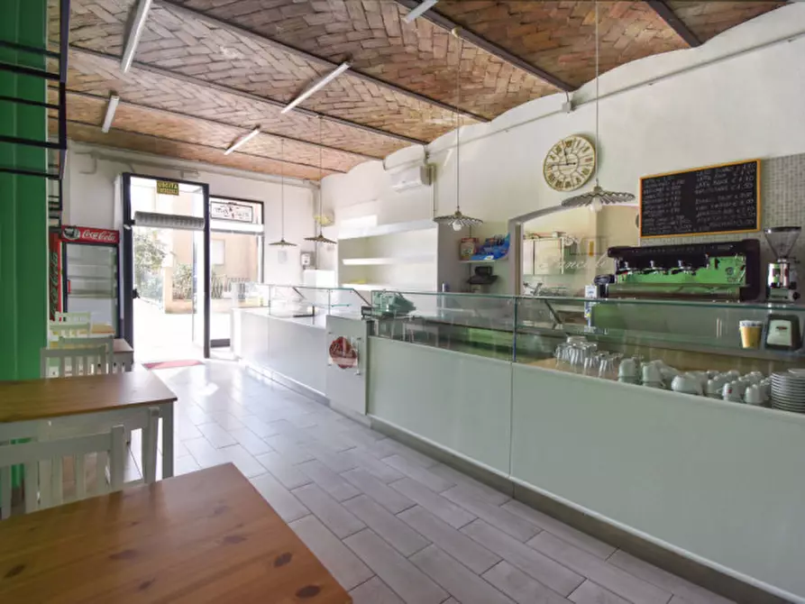 Immagine 6 di Attività commerciale in affitto  a Noceto